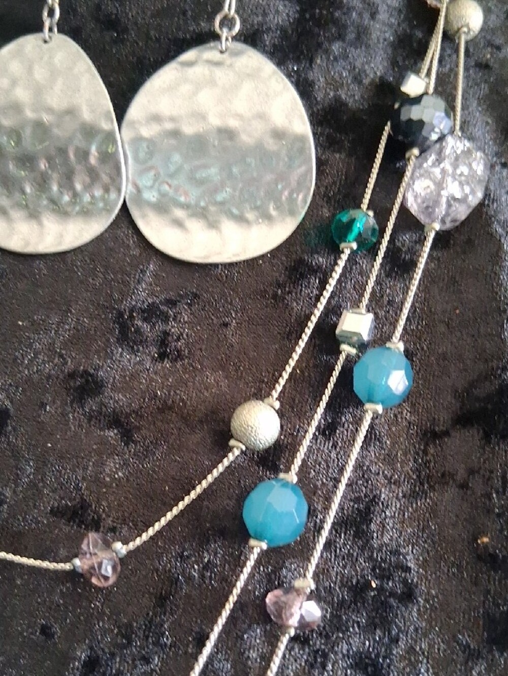 Multi-Strand Silver & Teal Beaded Necklace with Hammered Disc Earrings - Picture 3 of 7
